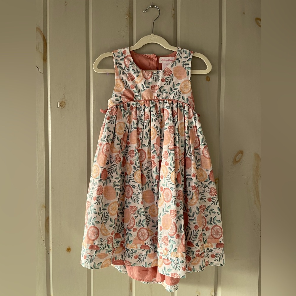 TOMMY BAHAMA girls white linen dress with pretty summer fruit print. Size 5.